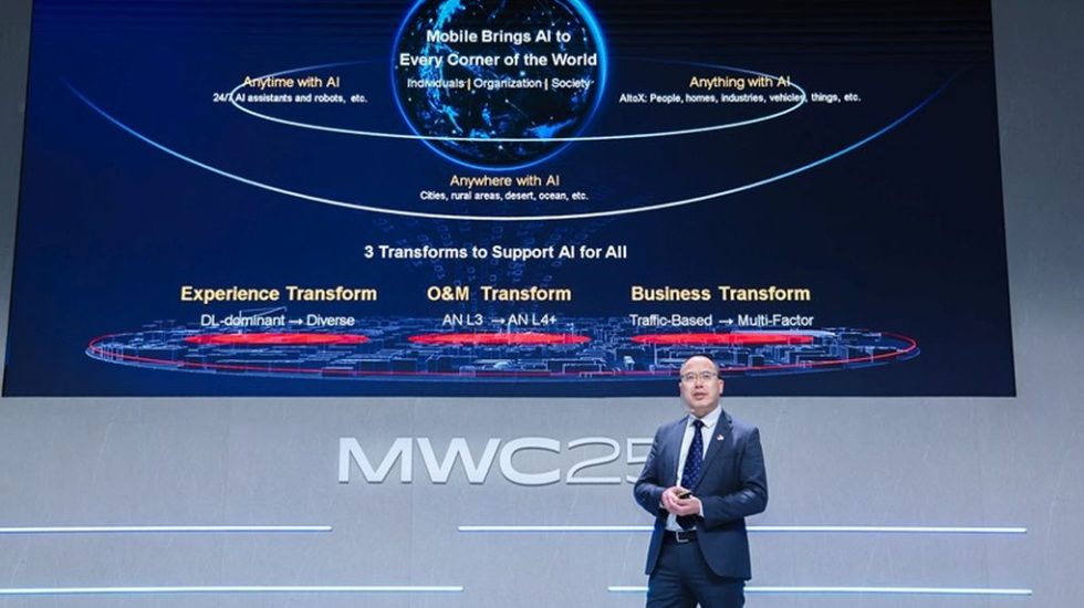 Cao Ming unveils the AI-Centric 5.5G solutions